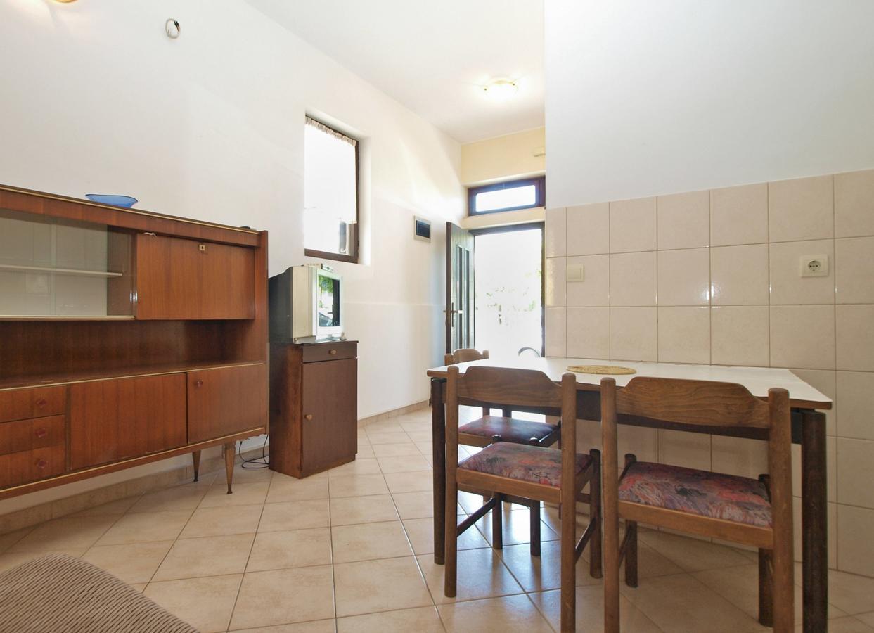 Apartment Sonja 695 พูลา ภายนอก รูปภาพ